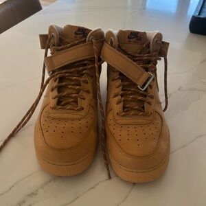 Nike Air Force 1 Mid